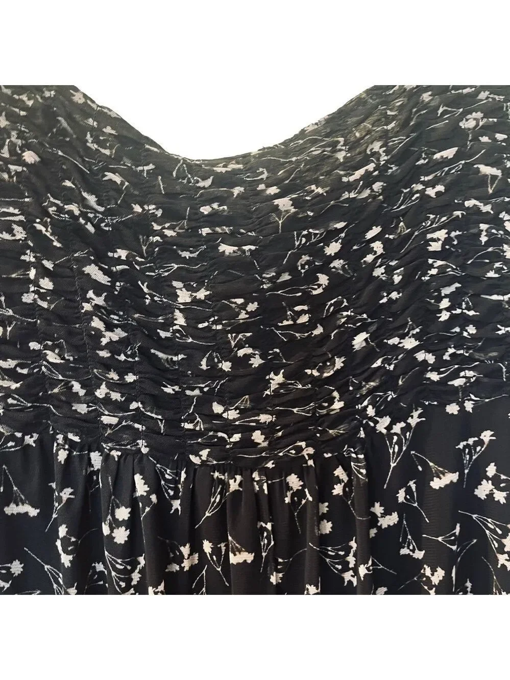 Rose + Olive Women's Black White Shirt Top Blouse Polyester Size: Medium